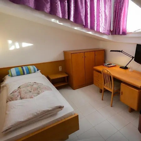 Helga Hotel 3*